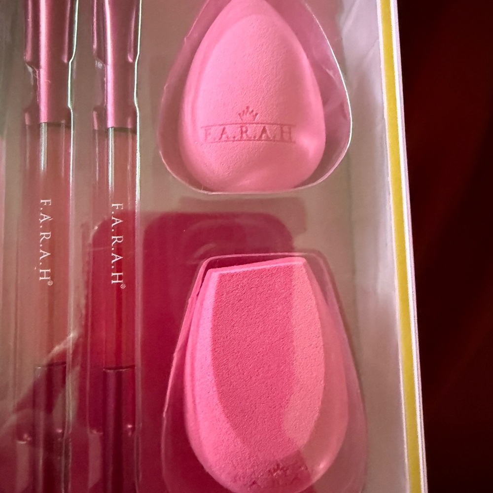 F.A.R.A.H Pink Makeup Brush Set - Picture 6 of 9